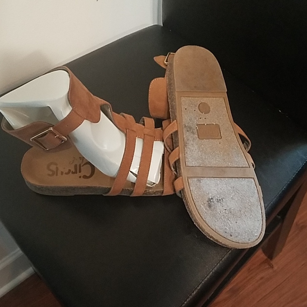Sandals - Picture 4 of 4